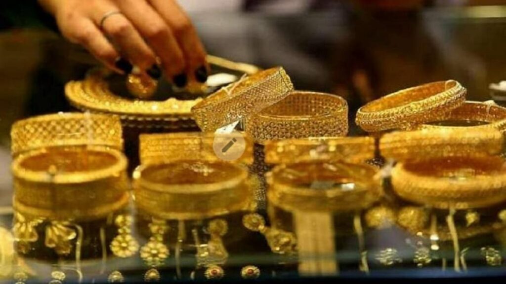 Gold Price Today: करवाचौथ पर सोने का भाव हुआ हाई, जानिए आज आपके शहर का ताजा रेट