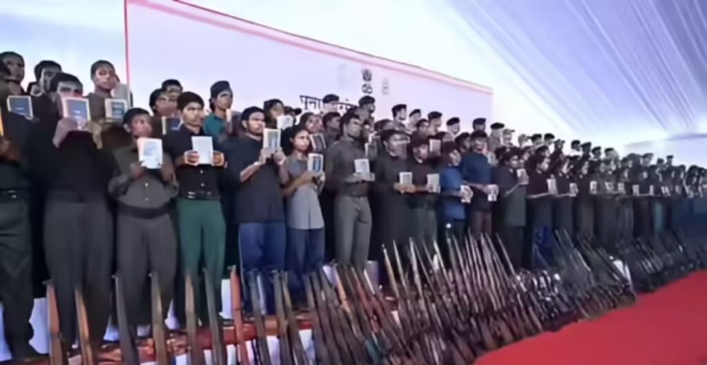नक्सलवाद के खिलाफ सबसे बड़ी जीत! 1 जनवरी को माओवादी संगठन करेगा बड़ी घोषणा, खौफ के मारे 3 राज्यों के CM को भेजा लेटर नक्सलवाद