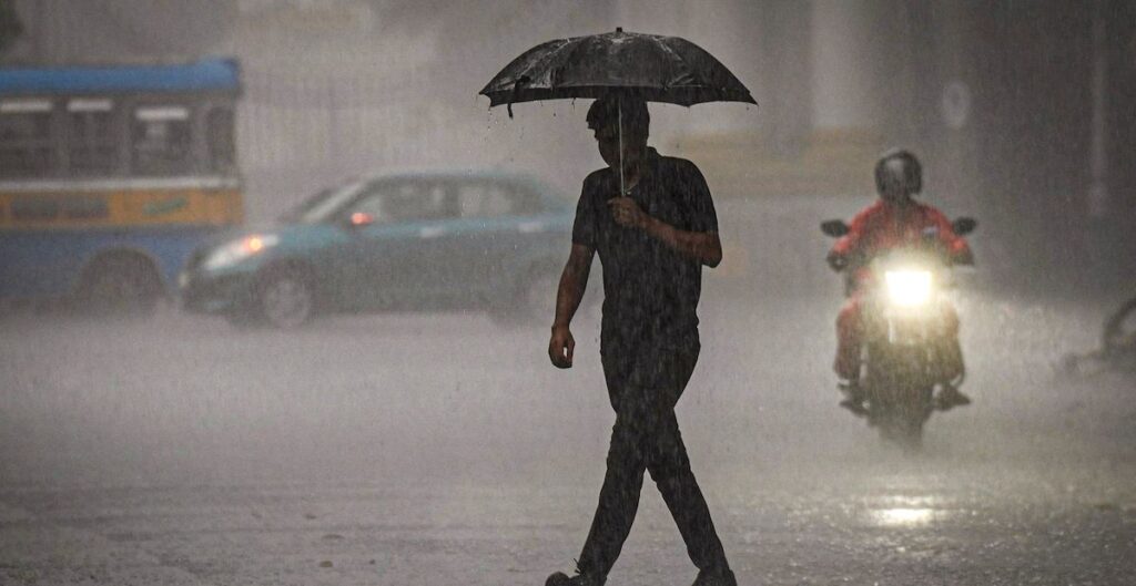 Aaj Ka Mausam 9 नवंबर: 4 राज्यों में बारिश और तेज आंधी का अलर्ट, दिल्ली-यूपी और बिहार में मौसम बदलेगा रुख बारिश