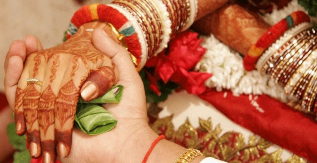 सात फेरे के बिना भी मान्य है शादी! ‘हम तेरे’ कहने पर भी बनेगा वैध संबंध — दिल्ली हाई कोर्ट का ऐतिहासिक फैसला दिल्ली हाई कोर्ट