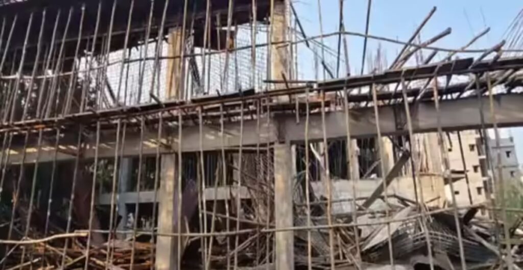 Durg News: मेडिकल कॉलेज की इमारत में स्लैब गिरा, 9 मजदूर घायल — दूसरी मंजिल की ढलाई के दौरान हुआ बड़ा हादसा मेडिकल कॉलेज