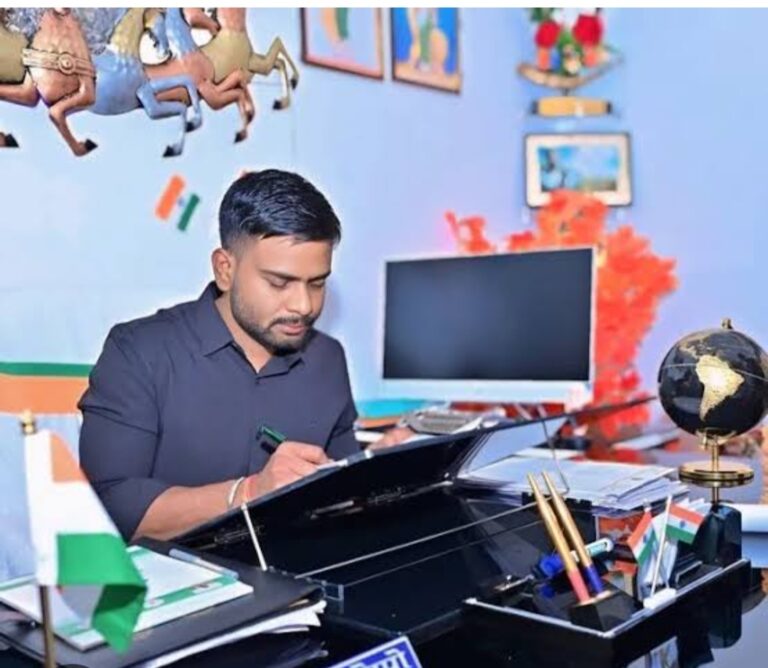 तहसीलदार से मारपीट का मामला, भाजपा विधायक रामकुमार टोप्पो अपनी गिरफ्तारी दे रहे