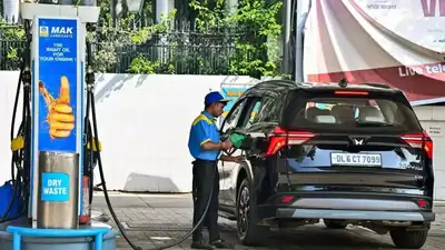Petrol Diesel Price: देश में पेट्रोल डीजल और LPG की बढ़ती कीमतों पर अपडेट, तेल कंपनी ने कर दिया क्लियर, चेक करें दाम बढ़ेंगे या नहीं