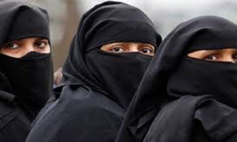 फैमिली कोर्ट परिसर में दिया तीन तलाक, पत्नी पहुंची थाने उधर पति फरार, जान से मारने की भी दी धमकी