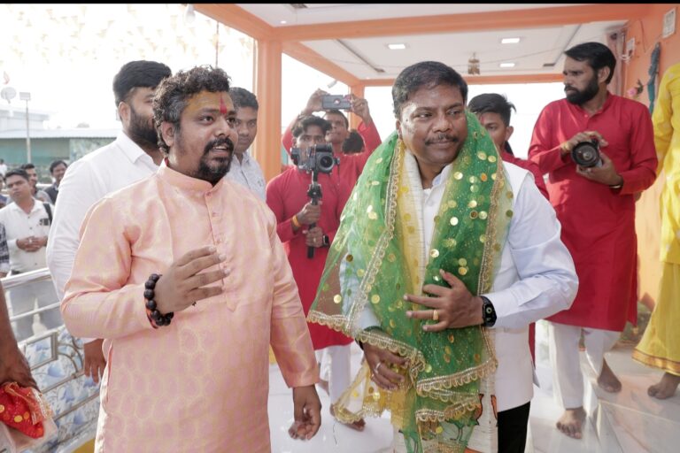 मां मातंगी दिव्य धाम पहुंचे कैबिनेट मंत्री केदार कश्यप, पूजा-अर्चना कर प्रदेश के खुशहाली की कामना