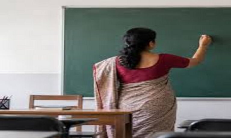 छत्तीसगढ़ में शिक्षकों को बड़ी राहत, शिक्षा सत्र 2026-27 के अंत तक मिलेगी पुनर्नियुक्ति