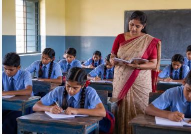 नए सत्र की शुरुआत आज से पर न किताबें पहुंचीं न गणवेश, 16 से 27 जून तक चलेगा शाला प्रवेश उत्सव अभियान
