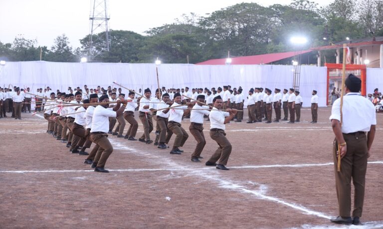 शहीद कर्नल विप्लव त्रिपाठी स्टेडियम में संघ के तरुण व्यवसायी वर्ग का समापन,युवाओं को मिला राष्ट्र निर्माण का संदेश