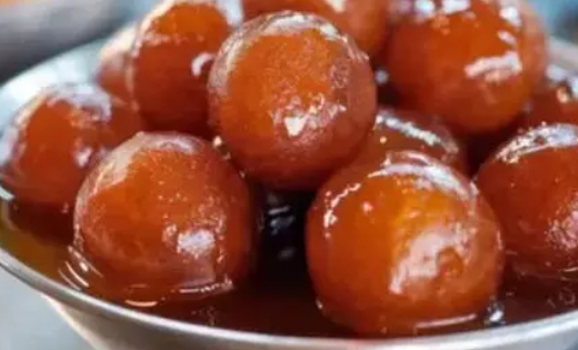 घर पर बनाएं हलवाई जैसे मुलायम गुलाब जामुन, जानें आसान रेसिपी और जरूरी टिप्स