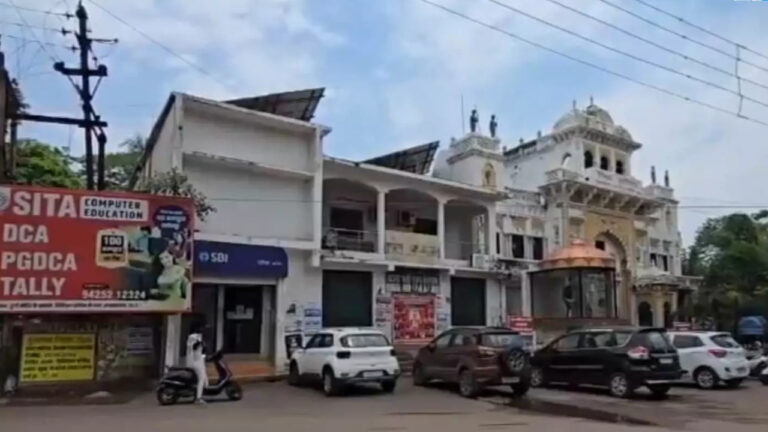 जमीन रिकॉर्ड में गड़बड़ी पर बड़ी कार्रवाई, पटवारी निलंबित, कलेक्टर ने बैठाई विभागीय जांच