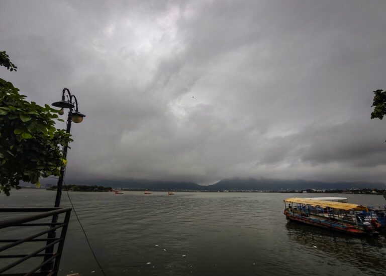 Monsoon: बादलों की आवाजाही के बीच तापमान रहेगा नियंत्रित, उमस कर सकती है परेशान