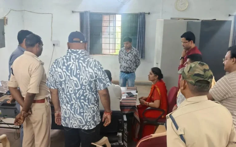 शासकीय ITI में छात्रों से मारपीट का आरोप, शिक्षक के खिलाफ FIR; परिजनों ने पहुंचकर किया हंगा