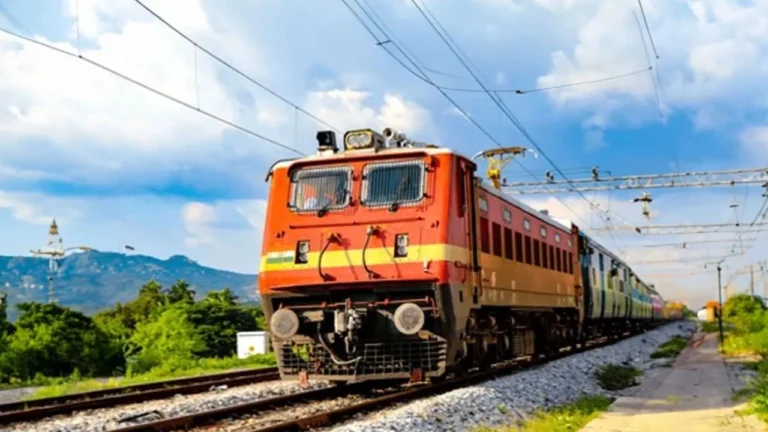 दिवाली-छठ पर घर जाना होगा आसान, MP के 30 स्टेशनों से चलेंगी स्पेशल ट्रेनें; देखें पूरी लिस्ट और रूट
