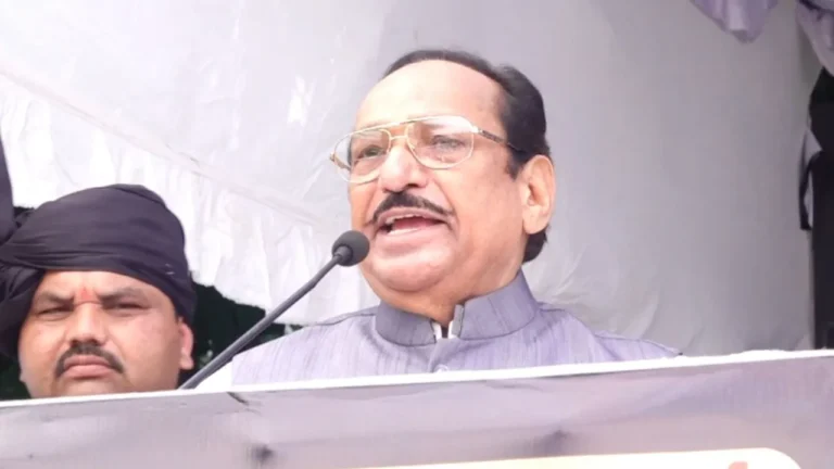 भोपाल में SIR के खिलाफ कांग्रेस का प्रदर्शन, कांतिलाल भूरिया की टिप्पणी पर विवाद