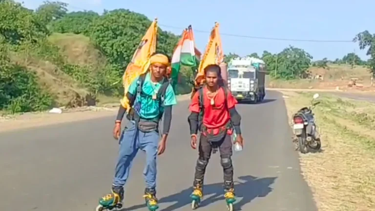 स्केटिंग से 12 ज्योतिर्लिंग और चार धाम की यात्रा पर निकले दो युवा, युवाओं को दे रहे नशामुक्ति का संदेश