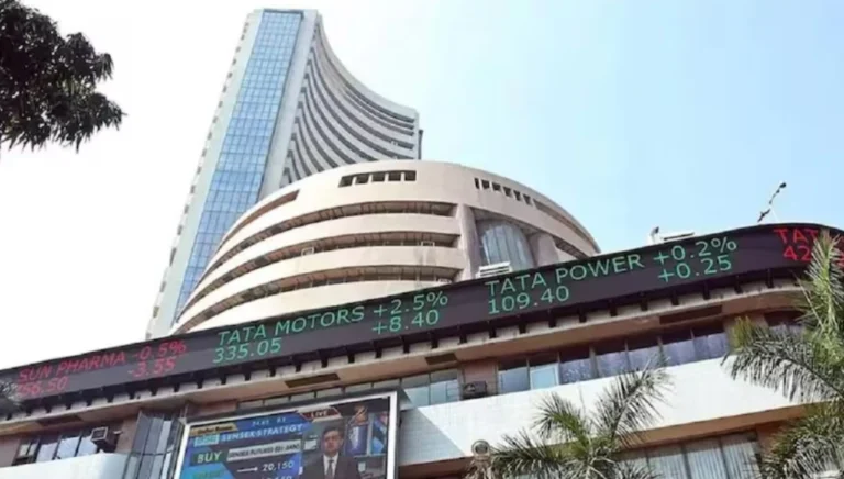 Jio IPO Strategy: लिस्टिंग के बाद निवेशक क्या करें? शेयर बेचें, होल्ड करें या खरीदारी के लिए करें इंतजार